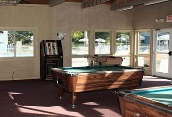 Williamsburg Rv & Camping Resort Norge Екстер'єр фото